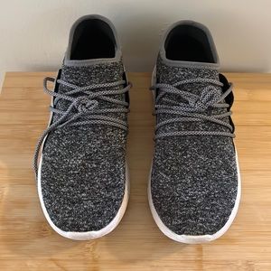 Vessi Women’s Cityscape size 10 - charcoal gray